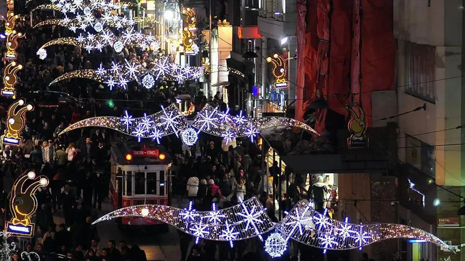İstanbul'da yılbaşı tedbirleri. 8 ilçeye kamyon girişleri yasaklandı