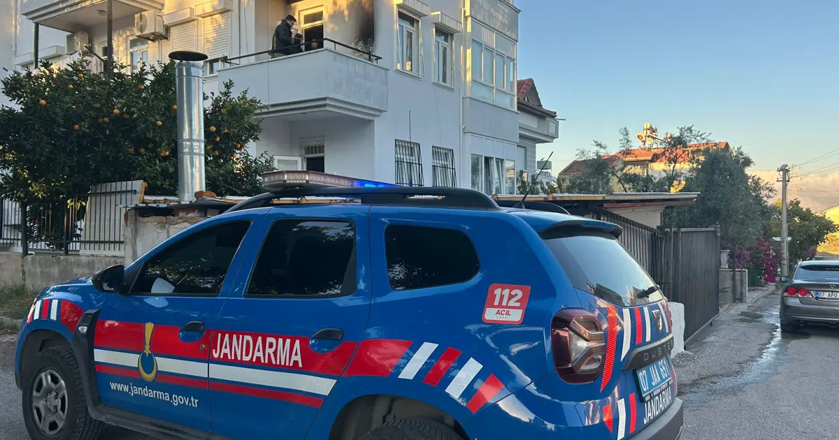 Antalya'da söndürülmeyen mangal evi yaktı