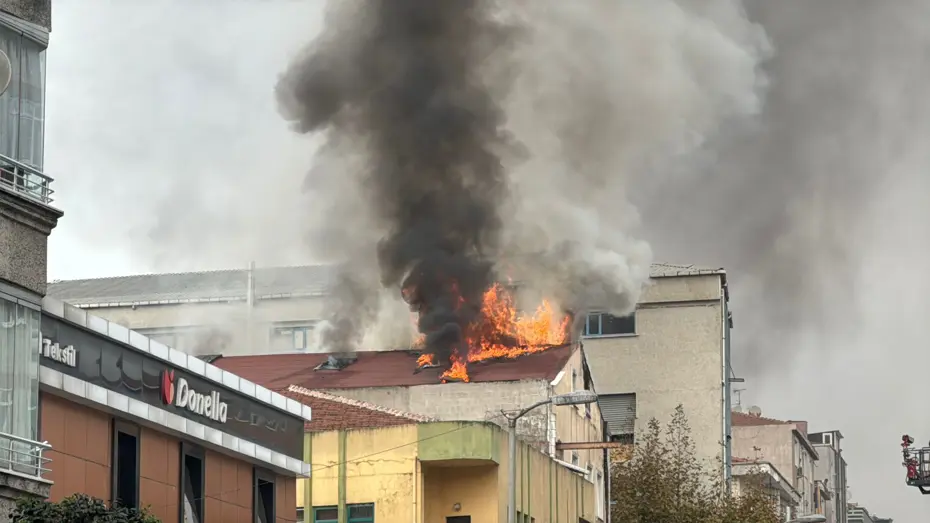 Güngören'de tekstil fabrikasında yangın