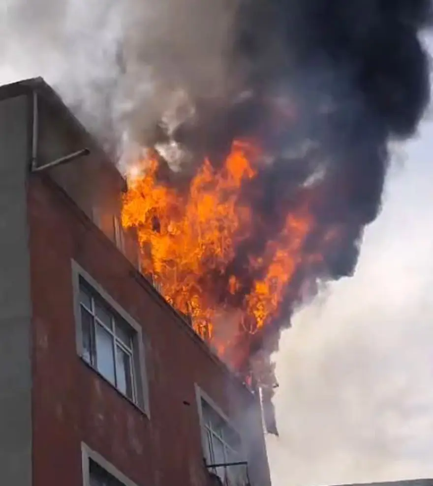 Sultangazi'deki yangında can pazarı. Kaçmak isterken beşinci kattan yere düştü 2