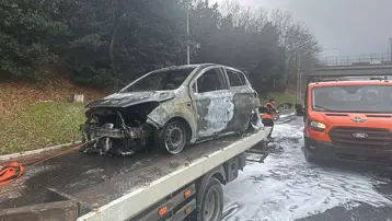 Fatih Sultan Mehmet Köprüsü'nde araç alev aldı