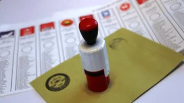 Üç ilde sandık kuruldu. AK Parti 4, MHP ve CHP birer belde kazandı