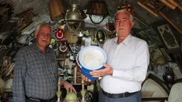 Hasta olan babaannesi için Erciyes'ten kar getirtti