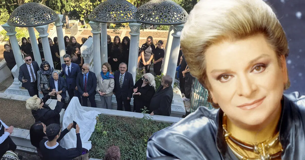 Zeki Müren'siz geçen 30 sene. Sanat Güneşi kabri başında anıldı