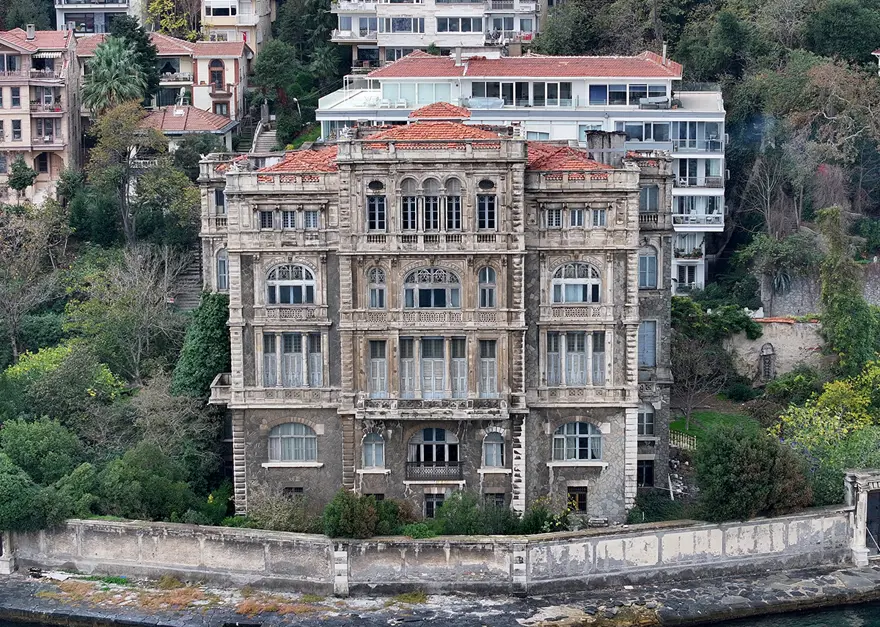 Boğazın en pahalı yalısı yine satışta, emlak vergisi bile 5,5 milyon lira  