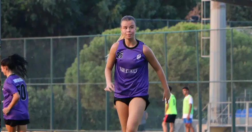 Turgutluspor'dan tarihi imza. 22 yaşındaki Zeynep Mestan teknik direktör oldu 1 Turgutluspor'dan tarihi imza. 22 yaşındaki Zeynep Mestan teknik direktör oldu 1