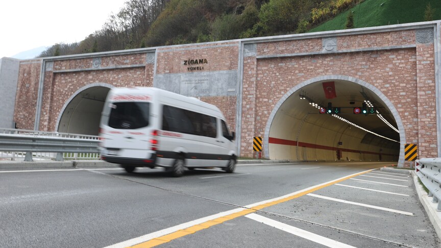 Zigana Tüneli'ni üç yılda 5 milyondan fazla araç kullandı