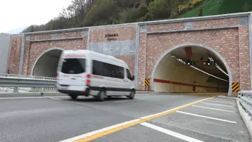 Zigana Tüneli'ni üç yılda 5 milyondan fazla araç kullandı