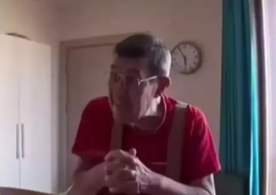 Usta tiyatro oyuncusu Zihni Göktay huzurevinde. "28 yıl ‘Lüküs Hayat’ oynadım, hiç lüks hayat sürmedim" 1