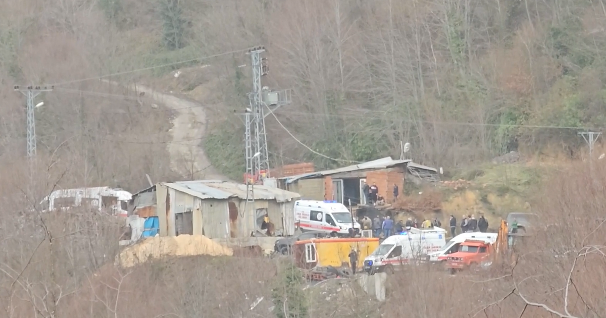 Zonguldak'ta maden ocağında göçük. Üç işçiden biri kurtarıldı, birinin cansız bedenine ulaşıldı