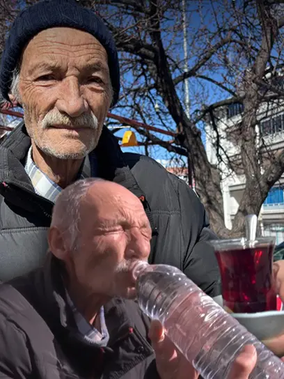 34 yıldır ağzına su süremiyor