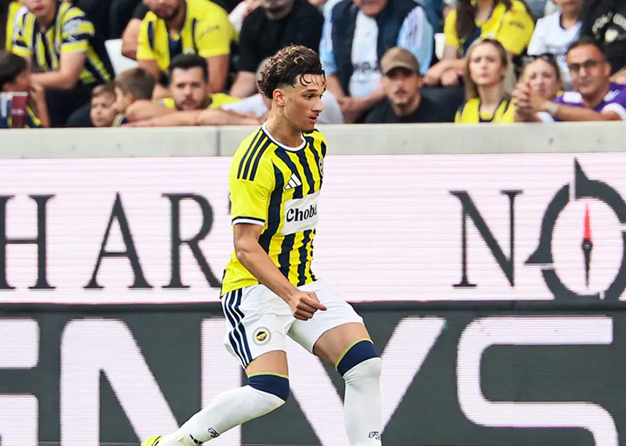 Galatasaray'dan Fenerbahçe'ye geldi, ilk maçına çıktı 1 Galatasaray'dan Fenerbahçe'ye geldi, ilk maçına çıktı 1