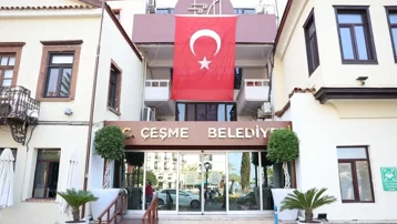 Çeşme Belediyesi'ne yolsuzluk operasyonu. Başkan yardımcısına gözaltı kararı