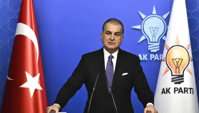 AK Parti Sözcüsü Ömer Çelik: PKK tüm uzantılarını feshetmeli. 