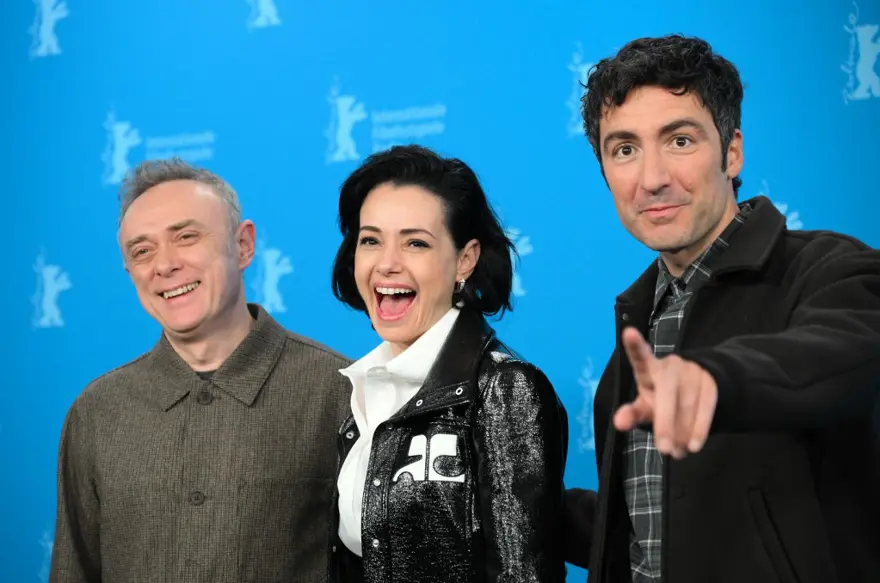 Berlin'de Özgü Namal'ın Türkiye yanıtı takdir topladı. "Zorunluluk değil, tercih" Berlin'de Özgü Namal'ın Türkiye yanıtı takdir topladı. "Zorunluluk değil, tercih"