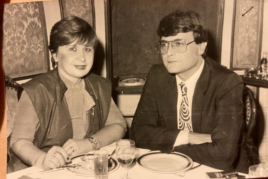 Sayısız şarkının söz yazarıydı. Usta sanatçı Ülkü Aker hayatını kaybetti