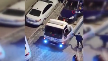 Çakarlı çekiciyle sokak sokak gezdiler. Sosyal medyaya yükledi, cezayı yedi