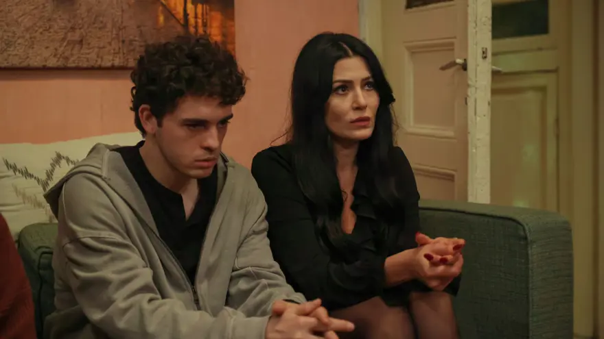 Çarpıntı'da Reyhan ile Halit karşı karşıya geliyor 5 Çarpıntı'da Reyhan ile Halit karşı karşıya geliyor 5