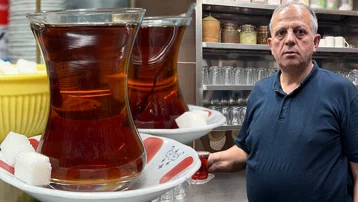 Dört metrekareye 43 yıl sığdırdı. 13 yaşından beri çay ocağında