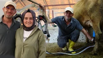 İşlerini bırakıp Erzurum'da çiftlik kurdular. "Daha önce hayvana dokunmamıştım"