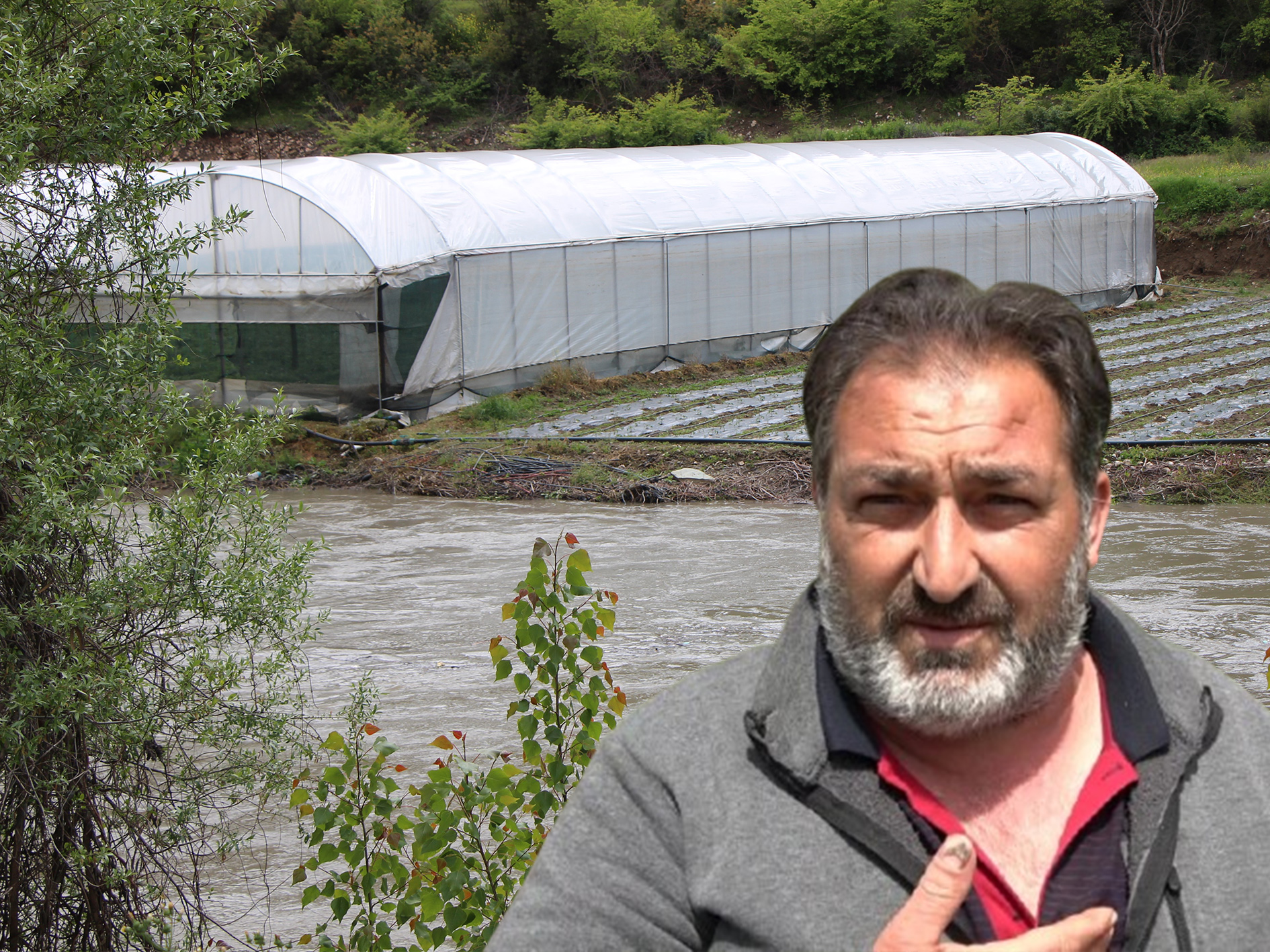 Çiftçinin taşkın nöbeti. 3 gündür suyun içinde bekliyor, kara kara düşünüyor