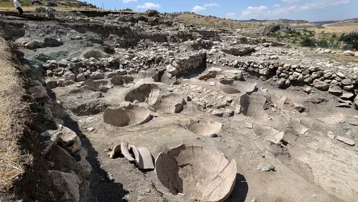 8 bin yıllık antik kentte yeni keşif. 16 küp bulundu