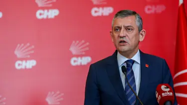 CHP Genel Merkezi'nde tahliye gerginliği. Özgür Özel: Geri almak üzere çıkıyoruz