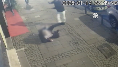 Yolda yürürken tekmeli saldırıya uğradı