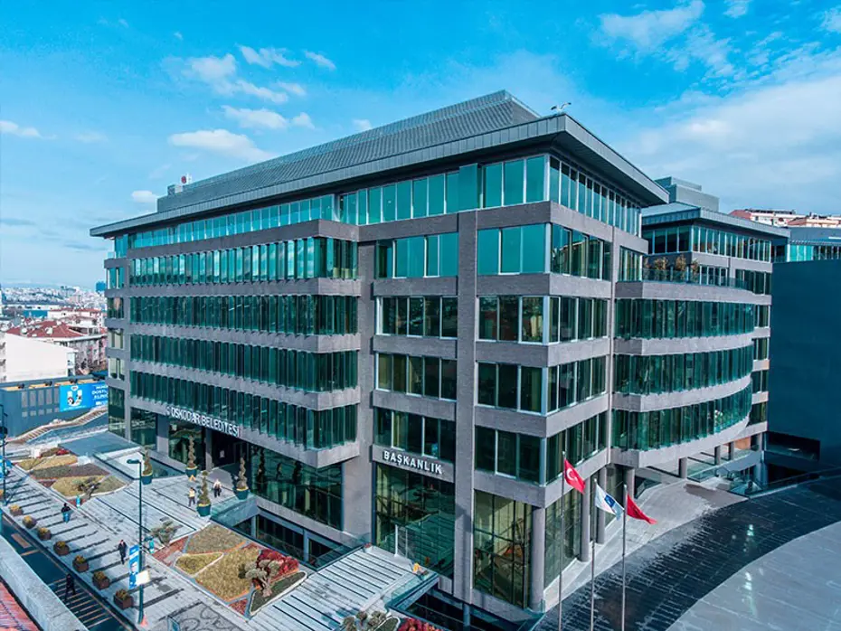 Üsküdar Belediyesi'ne operasyon. 20 kişi gözaltına alındı