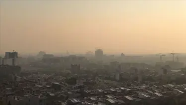 İran’da hava kirliliği: Okullarda yüz yüze eğitime ara verildi