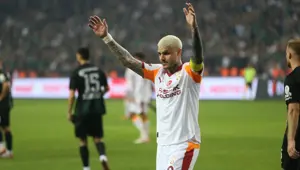 Spor yazarlarından Galatasaray yorumu: "Icardi fantezisi tokat oldu" Spor yazarlarından Galatasaray yorumu: "Icardi fantezisi tokat oldu"