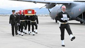 Katar'daki helikopter kazasında şehit olan Binbaşı Sinan Taştekin'e veda
