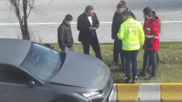 Şırdancı Mehmet kaza yaptı. Çarptığı yayanın kolu ve bacağı kırıldı