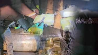 Şırnak'ta zehir tacirlerine operasyon. Kilolarca metamfetamin ele geçirildi