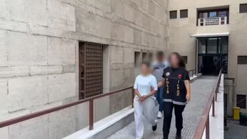 "Kargocu sandım" dedi, kurye kılığındaki polise yakalandı